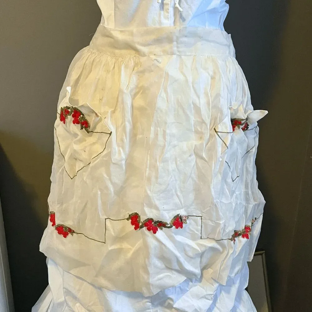 VTG 1950s Sheer Hostess Apron Embroidered Valentine Carmen Lee Cotton